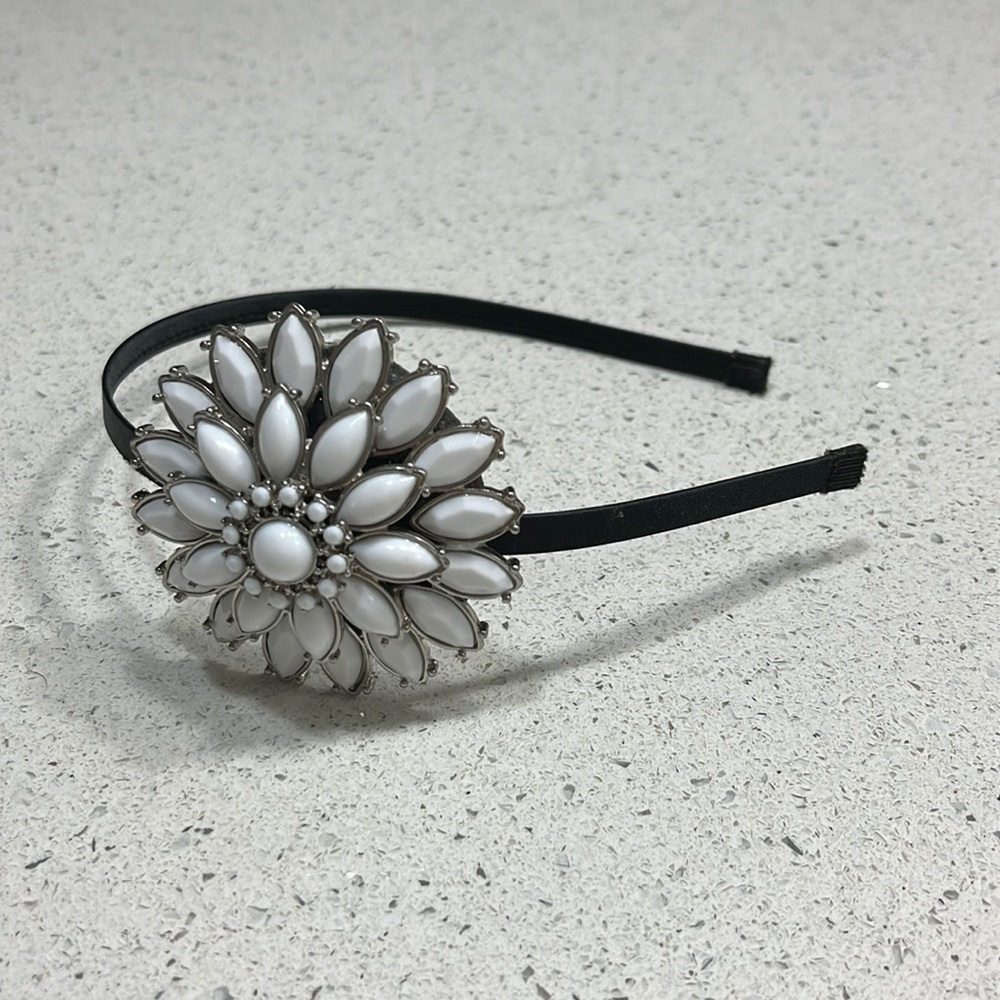Tasha White Flower Statement Headband